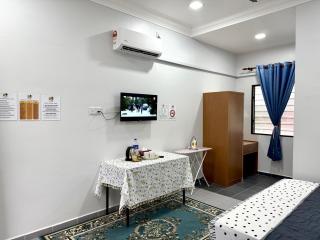 AL-REZQI RoomStay - 9
