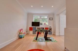 Spacious 4 bedroom house in Bishop's Stortford - 5