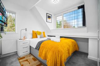 Charming Harvington Cottage - Hot Tub, Pet Friendly, Sleeps 11 - Stone - 8