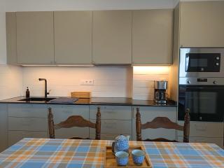 Sunny Relaxing Penthouse Costa Brava, Sea & Mountain Views, Huge Terrace, Fiber 1GB - 4