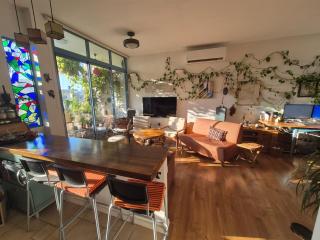 Rothschild Beautiful Apartment with Balcony - 5