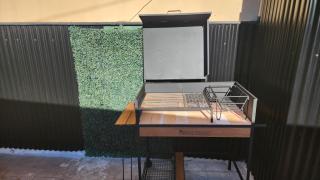 Amplia Casa Centrica, Parrilla, Cochera Privada y Portón Eléctrico para facil acceso - 2