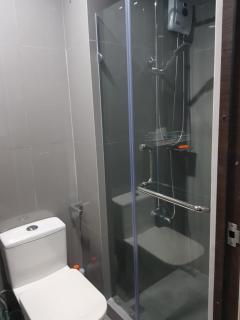 Fully-furnished 1-br unit - 1