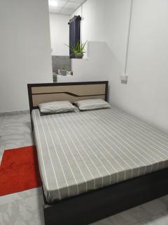 TN Travel Inn - Katunayake - 1
