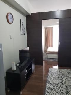 Fully-furnished 1-br unit - 8