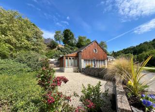 Quai du Val is a Charming Pet and Family Friendly Riverside Gite in Lehon close to Dinan Sleeps 7 - 0