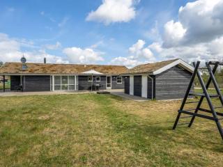 Holiday Home Frerich - 1-5km from the sea by Interhome - 6