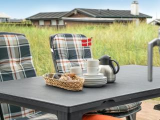 Holiday Home Gilbert - 96m from the sea by Interhome - 2