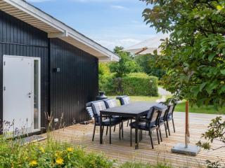 Holiday Home Donco - 600m from the sea by Interhome - 4