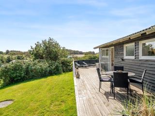 Holiday Home Tuke - 400m from the sea by Interhome - 2