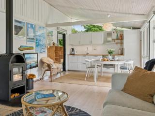 Holiday Home Ilsabet - 750m from the sea by Interhome - 7