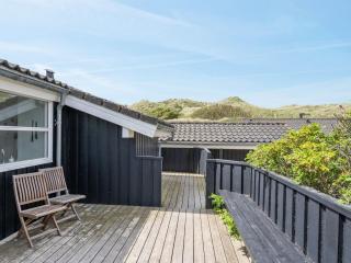Holiday Home Fenneke - 50m from the sea by Interhome - 7
