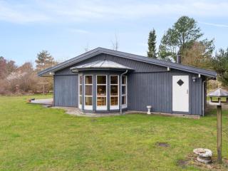 Holiday Home Linda - 600m from the sea by Interhome - 4