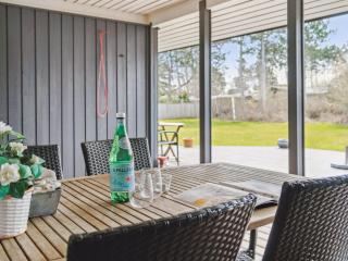 Holiday Home Linda - 600m from the sea by Interhome - 5