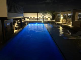 Upscale Combo Unit with Rooftop - 5