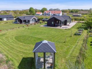 Holiday Home Gregor - 300m from the sea by Interhome - 2