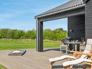 Holiday Home Gregor - 300m from the sea by Interhome - 5