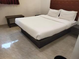 Hotel Durga-Bluzap Hospitality Thane Railway Station - 6