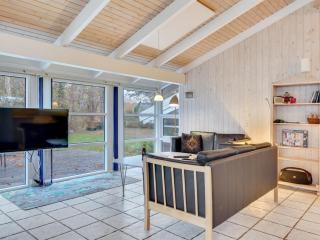 Holiday Home Rik - 350m from the sea by Interhome - 4