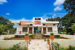 SPOT ON Royal Hotel - Sītāpur - 2