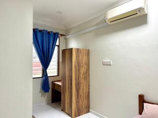 AL-REZQI HomeStay - 4
