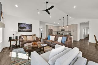 Brand NEW Entire home in Eden Utah - 2