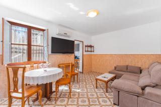 Antique Spanish Villa With A Patio - 9