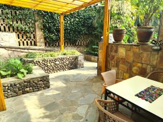 Delightful serviced apartment in perfect location near golf course - 4