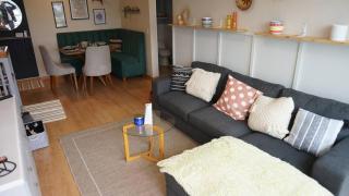 Cozy 2BR, Prime Barranco, 7th Flr - 2
