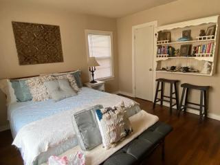 Vintage Cottage - 8