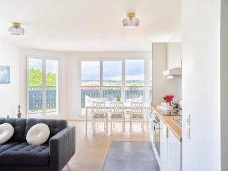 Parisian Haven - Chic Penthouse near Paris & CDG - 9