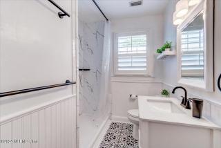 Jacksonville Hideaway Modern Pet-Friendly - 3