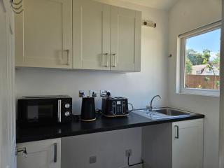 Cosy Modern Studio Apt in Wallington near Station - 3