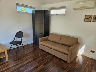 Cosy Modern Studio Apt in Wallington near Station - 5