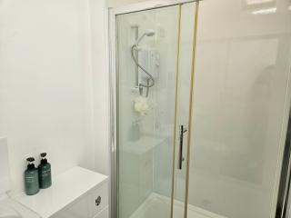 Cosy Modern Studio Apt in Wallington near Station - 2