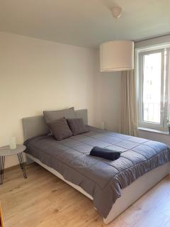 Large flat with WIFI and parking - 0