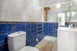 Cozy 2BR Flat with Terrace & Pool - 8