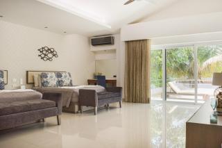 Villa RosMar Luxury Beachfront House - 4