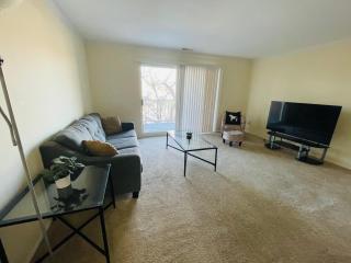 Charming 2br 2b In Elkins Park, Parking, Pool - 9