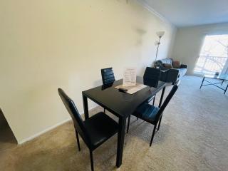 Charming 2br 2b In Elkins Park, Parking, Pool - 8