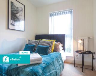 Tudors eSuites - 3 Bedroom City Centre House with Garden and Parking - #25W - 4