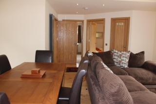 Loch Ness Highland Cottages with partial Loch View - 4
