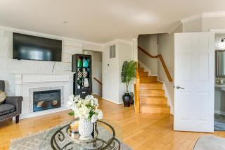 Less Than 2 Mi to Dtwn Hagerstown Townhome with Fireplace - 5