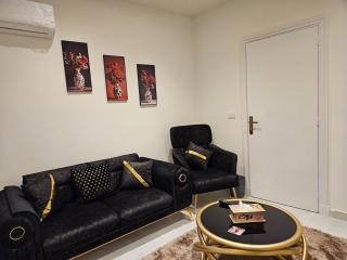DHB STAYS Cozy 1BR Apartment in City Center 63A - 9