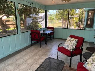 Dolphin House 2 Bedroom Cottage home - 5