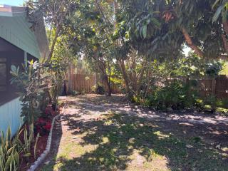 Dolphin House 2 Bedroom Cottage home - 2