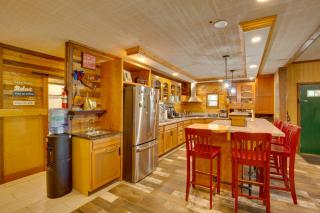 Lakefront Family Cabin with Patios in Odessa! - 3