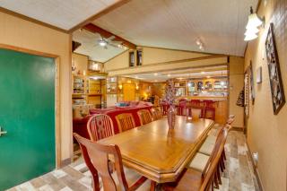 Lakefront Family Cabin with Patios in Odessa! - 4