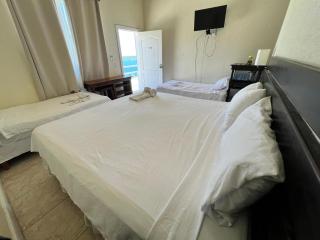 Lunas View Hotel and Restaurant - 7
