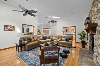 The Secluded Sanctuary Zen Nature Retreat with Salt Pool, Office & Lanai - 4